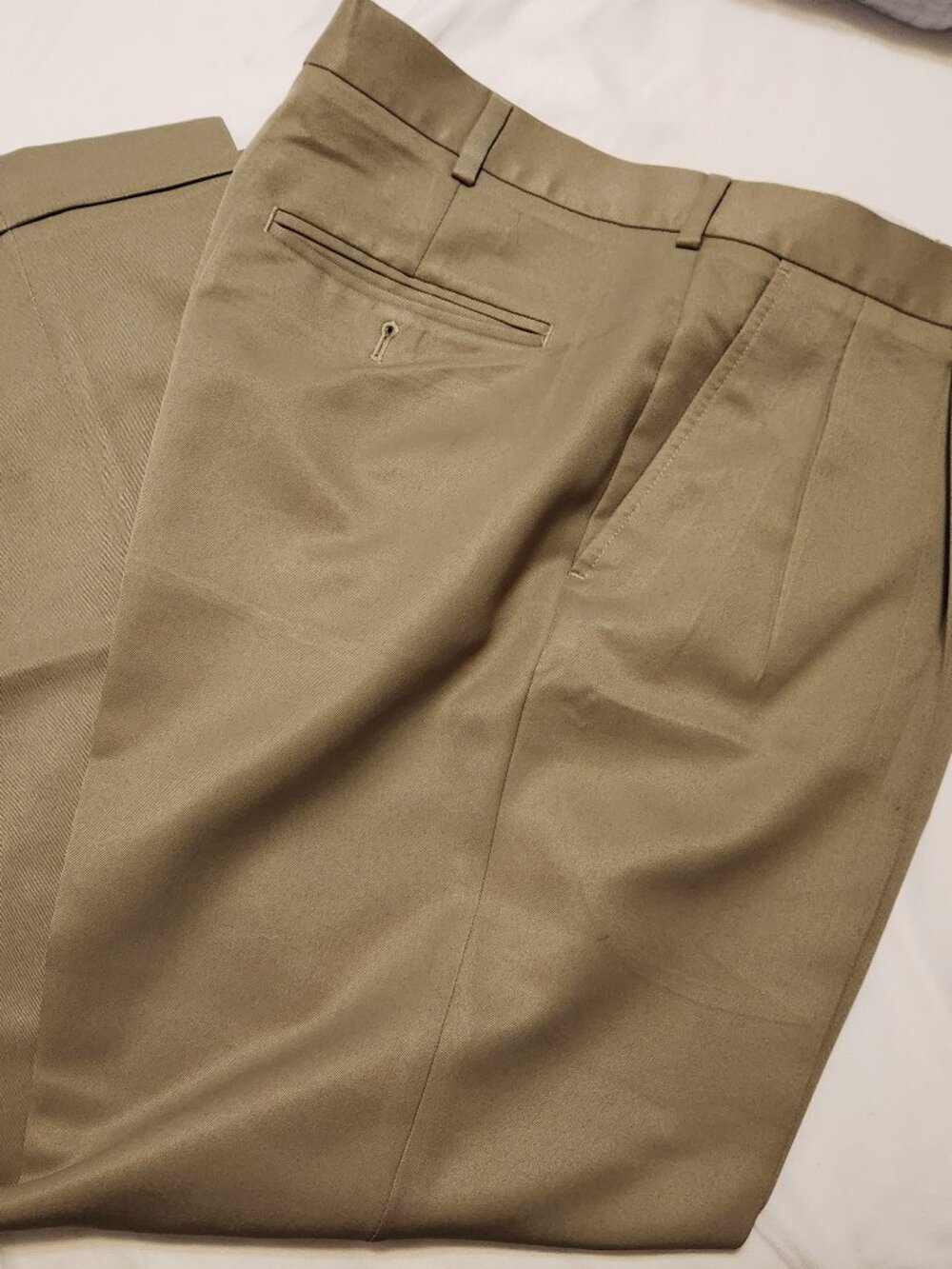 Van Heusen 35"x29" Khaki Pleated Dress Pants
